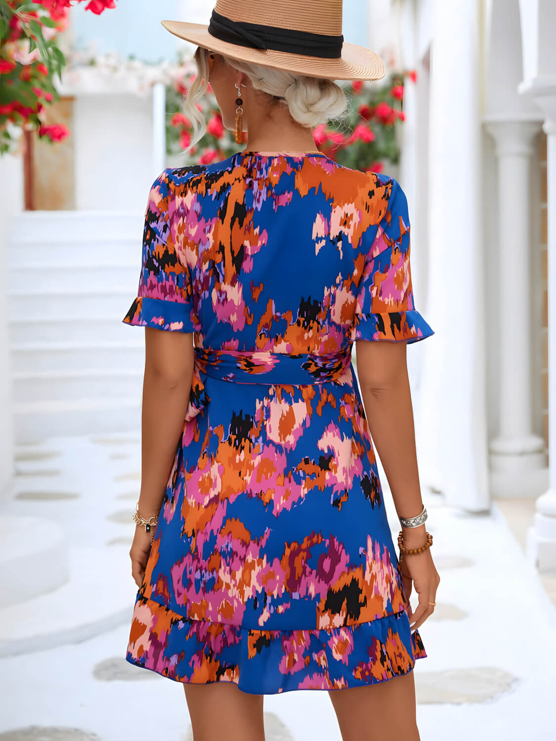 Abito Bloom Grace con Maniche Fluttuanti e Vita Legata per un'Eleganza Senza Sforzo Stile Italiano