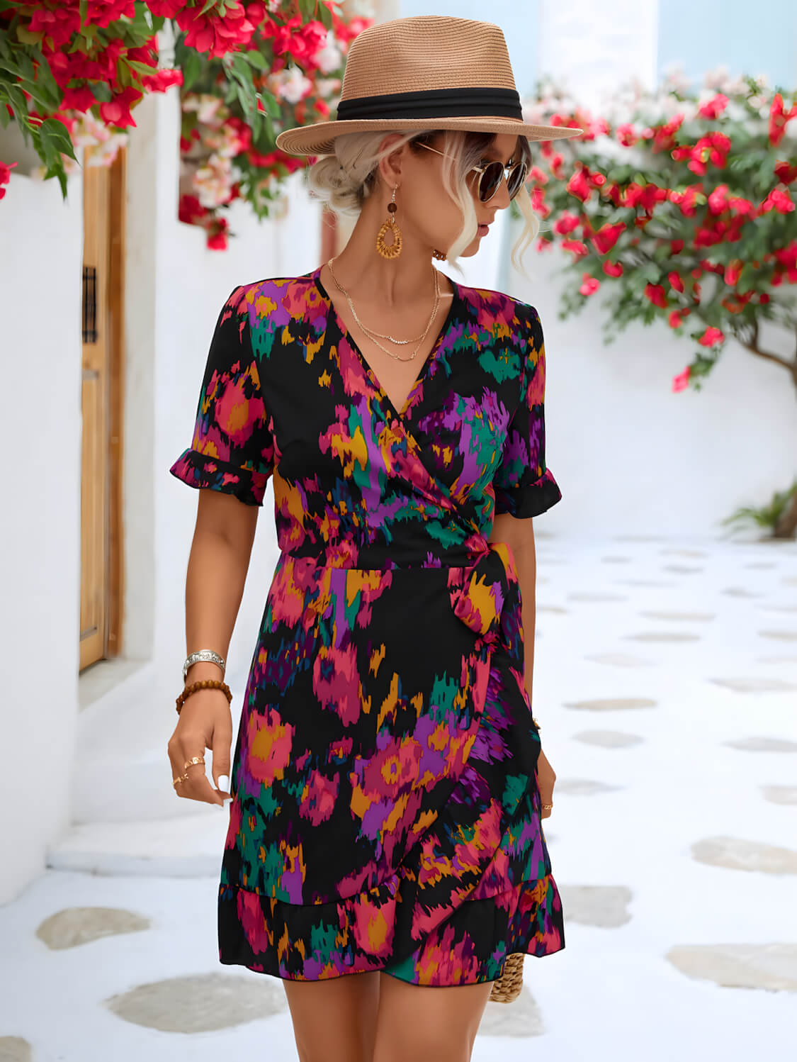 Abito Bloom Grace con Maniche Fluttuanti e Vita Legata per un'Eleganza Senza Sforzo Stile Italiano