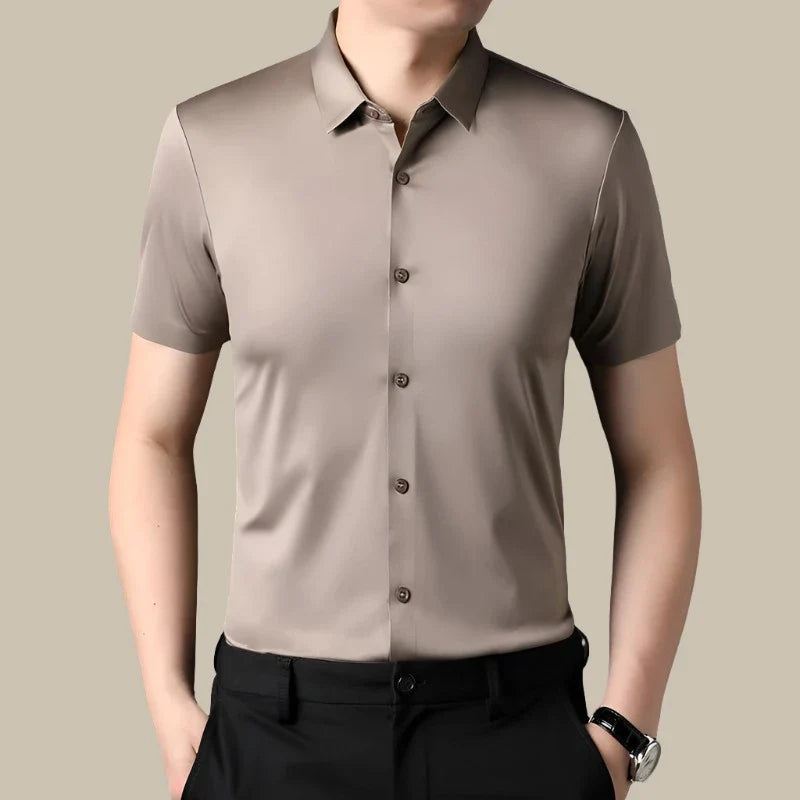 Valerio - Camicia elegante a maniche corte con finitura lucida per uomo