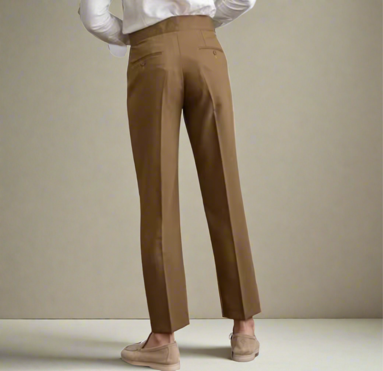 Pantaloni a vita alta per uomo: eleganza e comfort senza tempo