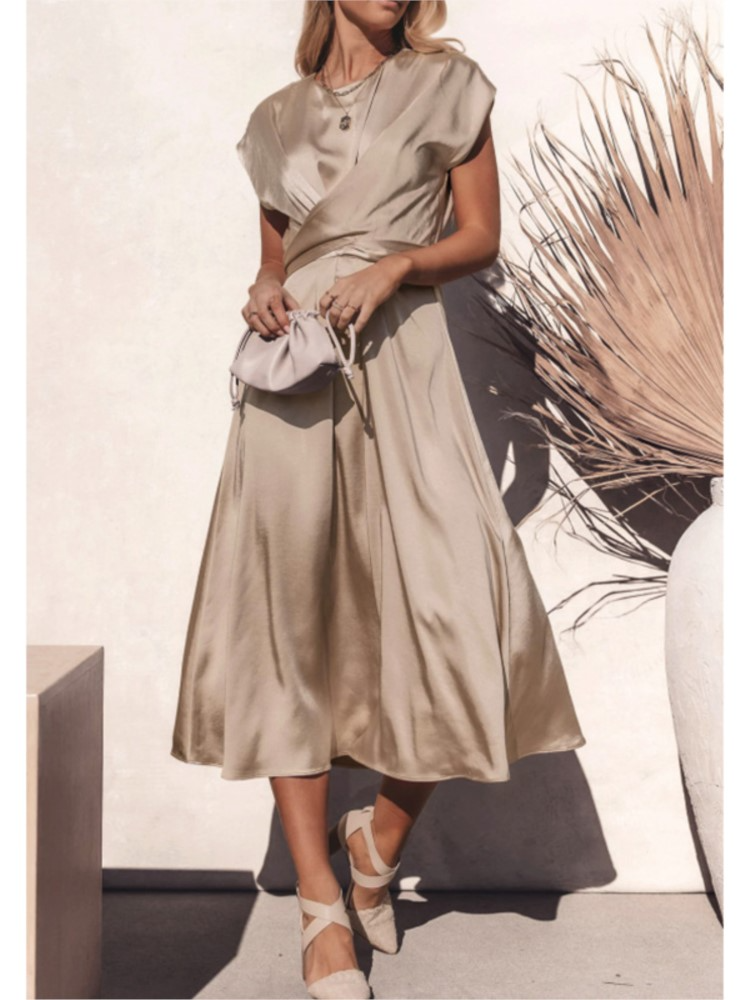 Abito Elegante in Satin con Incrocio per Occasioni Speciali Stile Italiano