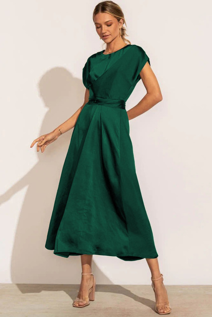 Abito Elegante in Satin con Incrocio per Occasioni Speciali Stile Italiano