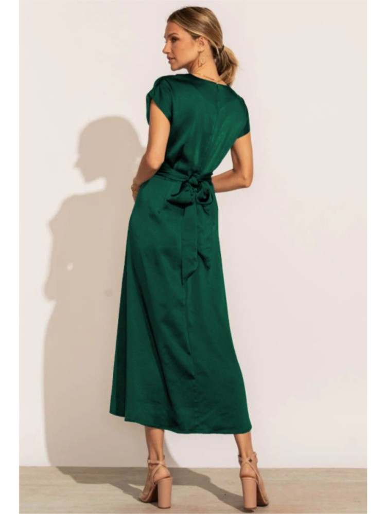 Abito Elegante in Satin con Incrocio per Occasioni Speciali Stile Italiano