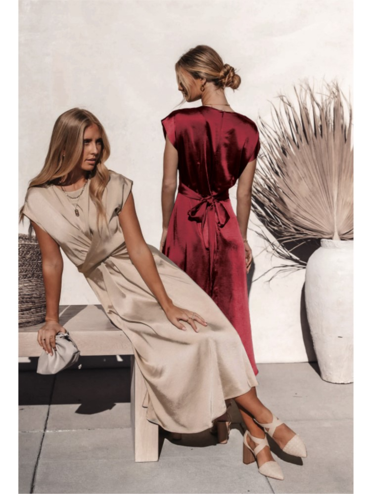 Abito Elegante in Satin con Incrocio per Occasioni Speciali Stile Italiano