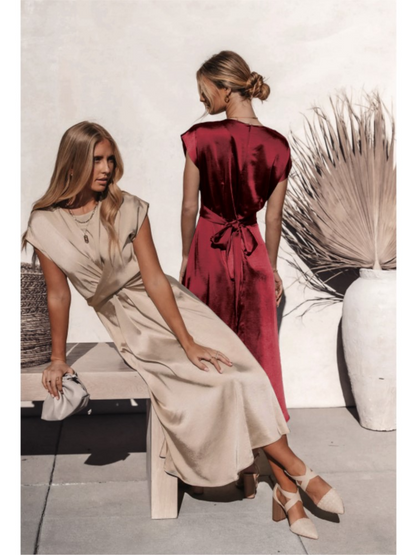 Abito Elegante in Satin con Incrocio per Occasioni Speciali Stile Italiano