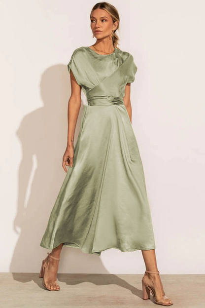 Abito Elegante in Satin con Incrocio per Occasioni Speciali Stile Italiano