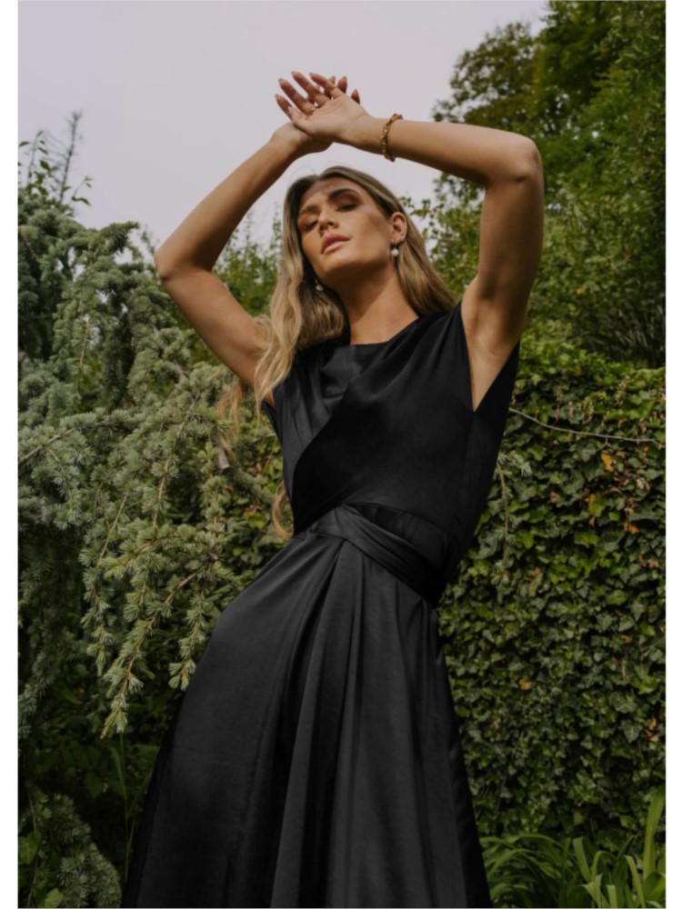 Abito Elegante in Satin con Incrocio per Occasioni Speciali Stile Italiano