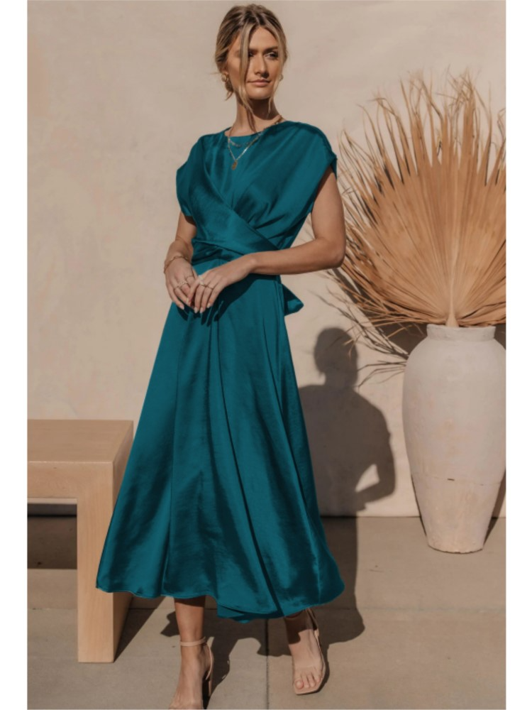 Abito Elegante in Satin con Incrocio per Occasioni Speciali Stile Italiano