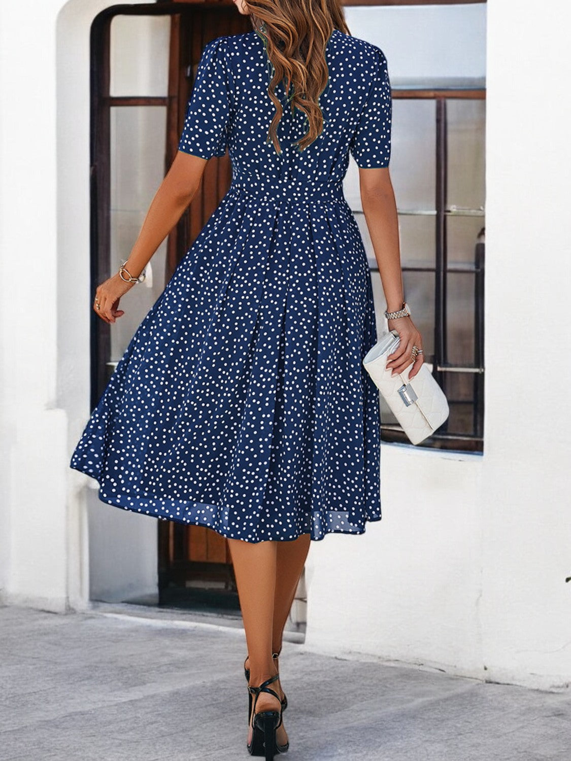 Abito Estivo Elegante con Stampa a Collo Rotondo e Maniche Corte Stile Italiano