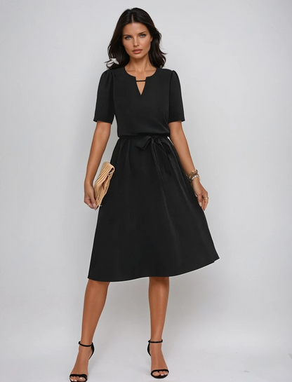 Abito Estivo con Collo a V e Cintura Regolabile per uno Stile Solare Senza Sforzo Stile Italiano