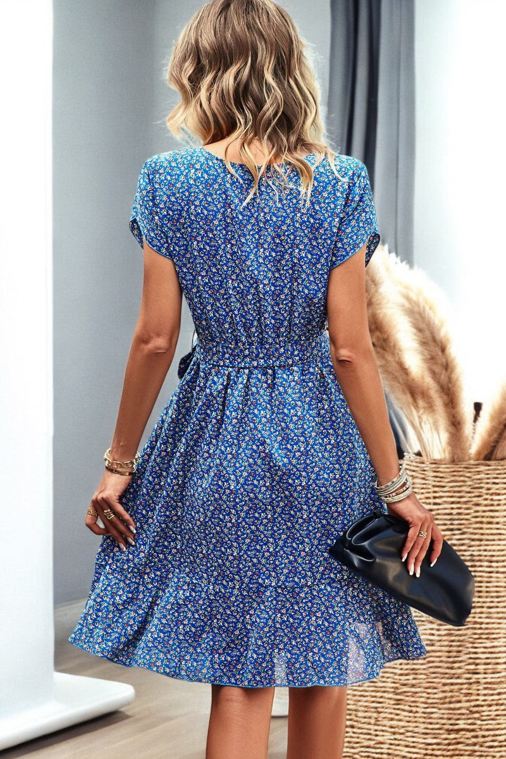 Abito Mini a Maniche a Petalo con Cintura per uno Stile Estivo Chic Stile Italiano