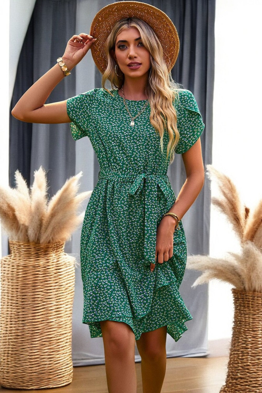 Abito Mini a Maniche a Petalo con Cintura per uno Stile Estivo Chic Stile Italiano