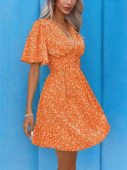 Abito Mini a V Fiorito - Estate Chic per uno Stile Senza Sforzo Stile Italiano