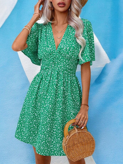 Abito Mini a V Fiorito - Estate Chic per uno Stile Senza Sforzo Stile Italiano