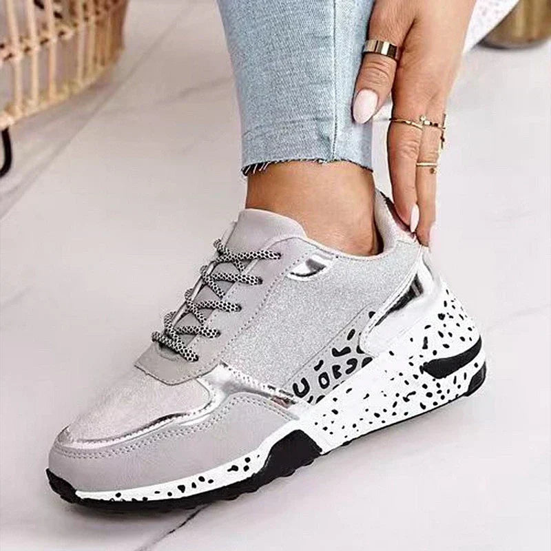 Sneakers con Stampa Leopardata alla Moda con Lacci per Donna