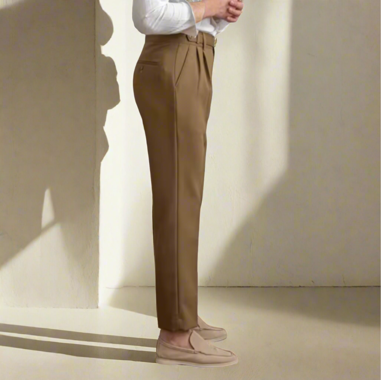 Pantaloni a vita alta per uomo: eleganza e comfort senza tempo