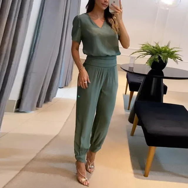 Set Elegante di Top e Pantaloni per un Look Chic Senza Sforzo Stile Italiano
