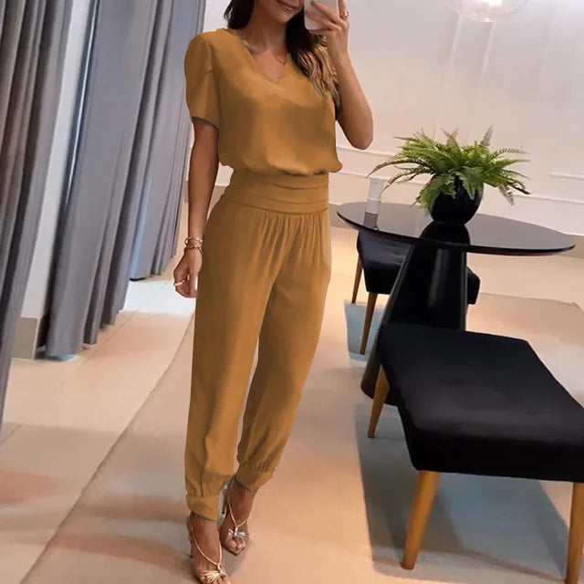 Set Elegante di Top e Pantaloni per un Look Chic Senza Sforzo Stile Italiano