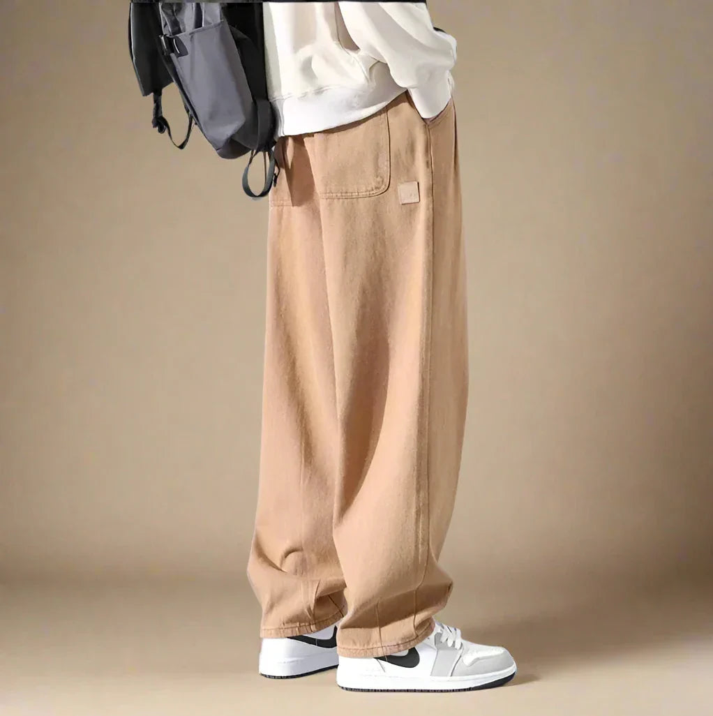 Pantaloni streetwear larghi per uomo con tasche cargo e design moderno